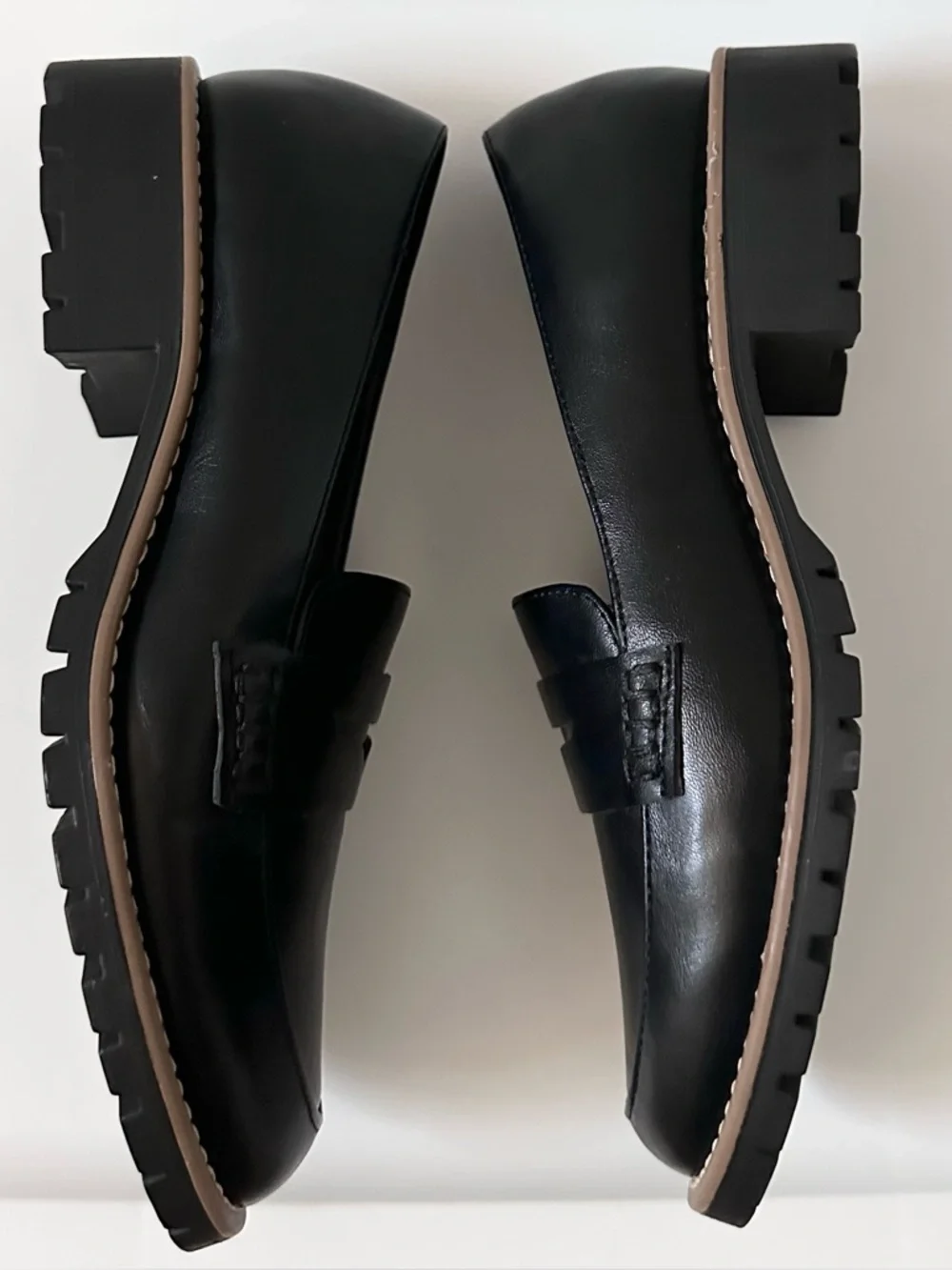 DV Dolce Vita Crisp Black Lug Sole Penny Loafers Women's Size 7 New